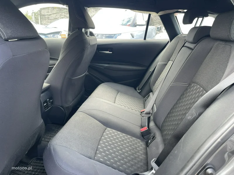 Toyota Corolla E210 11