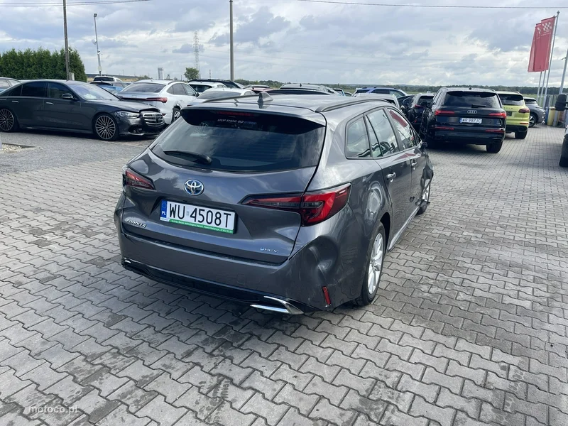 Toyota Corolla E210 3