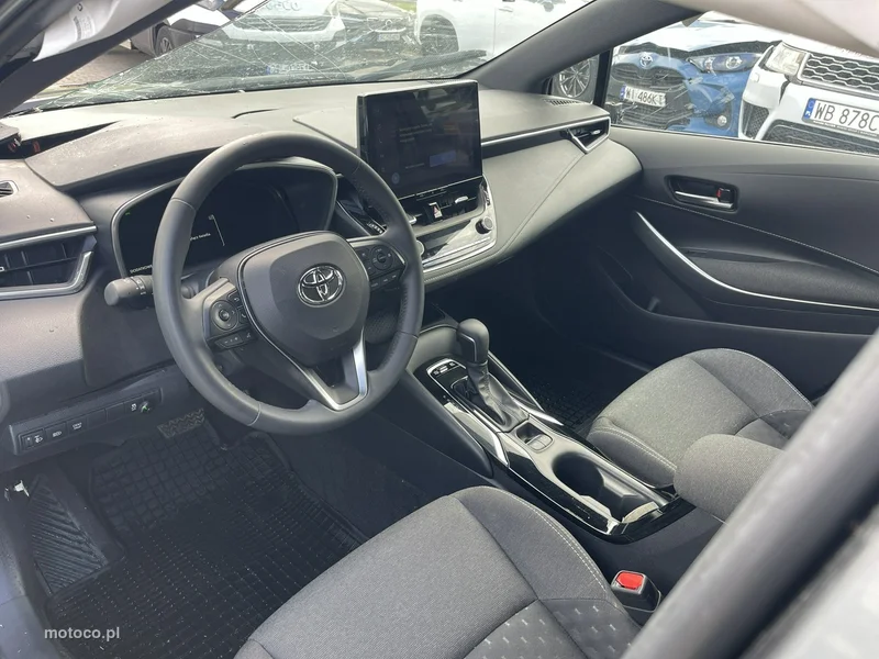 Toyota Corolla E210 8
