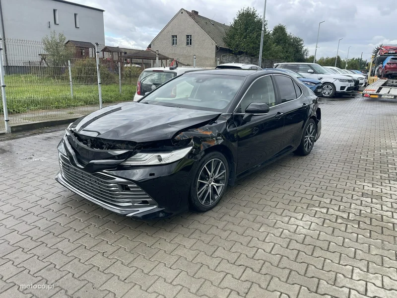 Toyota Camry XV70 5