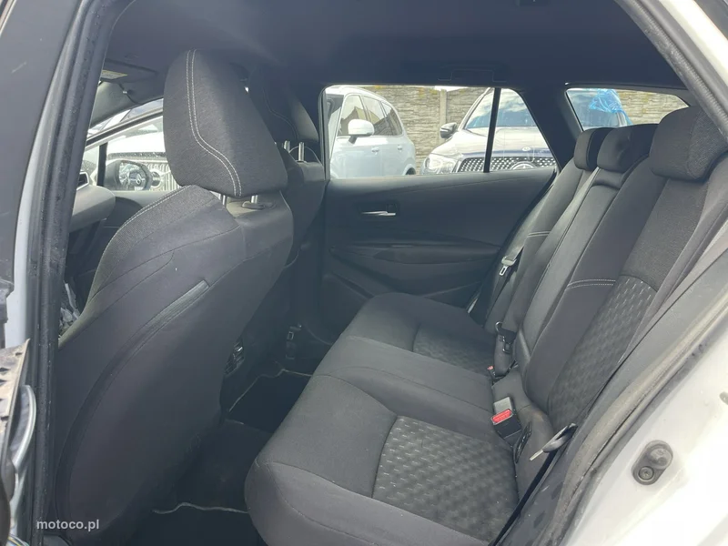 Toyota Corolla E210 13