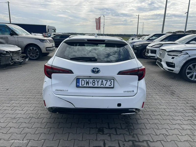 Toyota Corolla E210 3