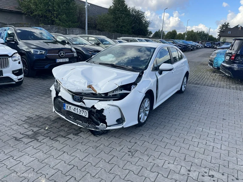 Toyota Corolla E210 3
