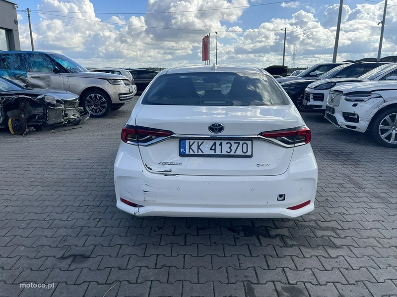 Toyota Corolla E210 5
