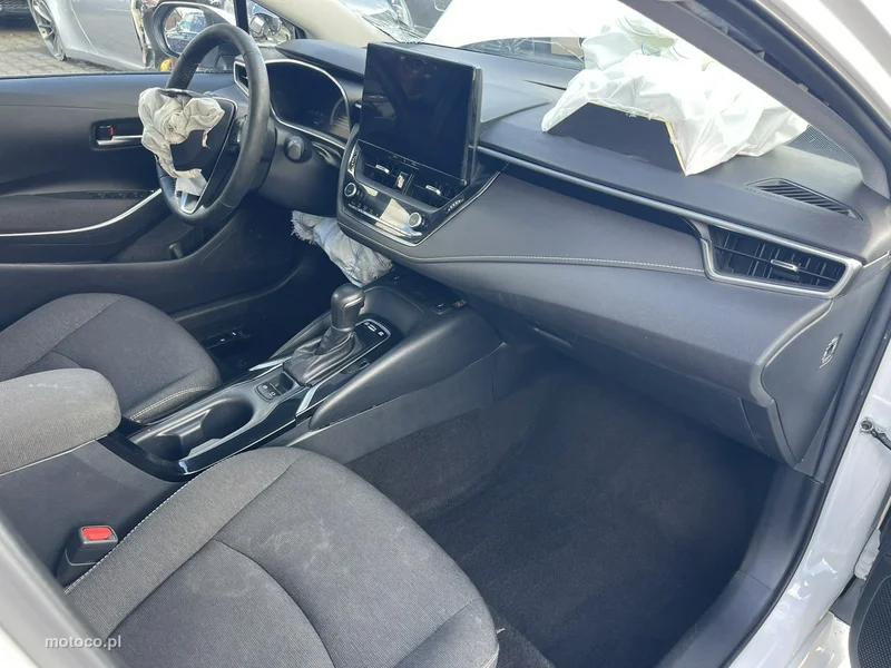 Toyota Corolla E210 8