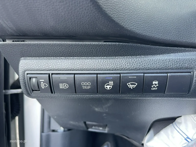 Toyota Corolla E210 10