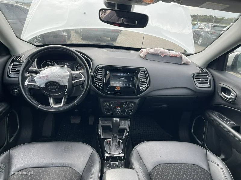 Jeep Compass 8