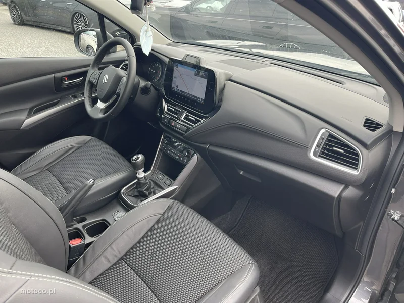Suzuki (SX4) S-Cross 10
