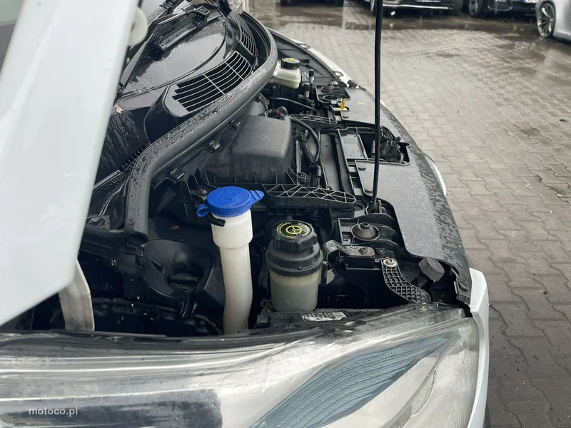 Ford Tourneo Custom 12