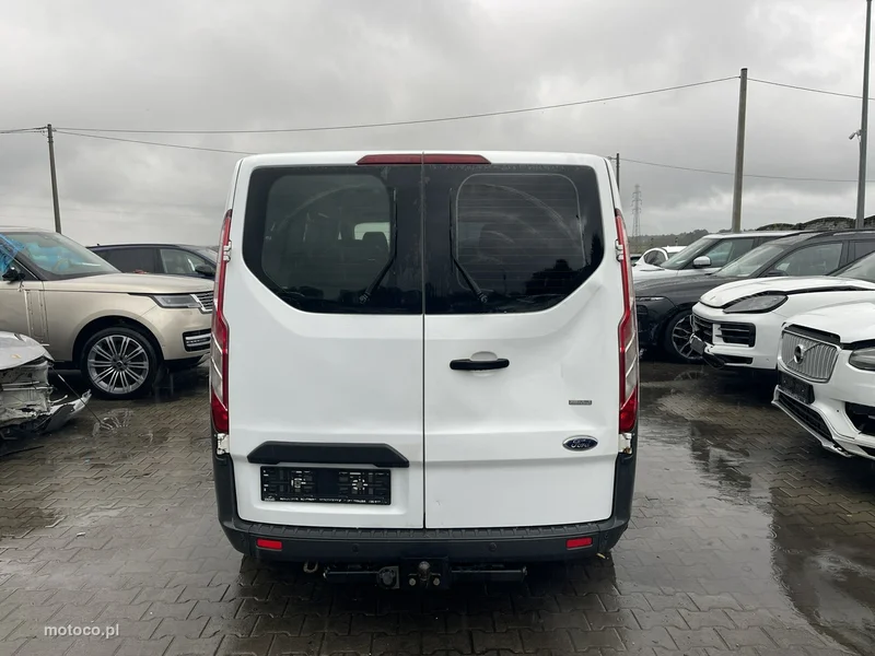 Ford Tourneo Custom 3