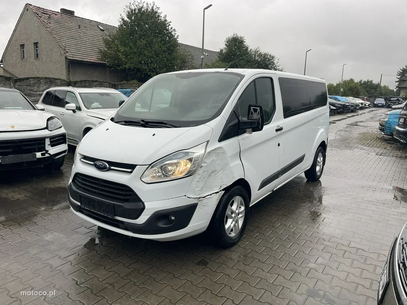 Ford Tourneo Custom 5