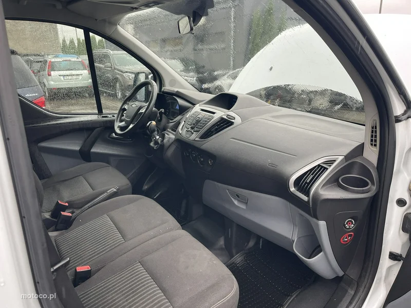 Ford Tourneo Custom 8