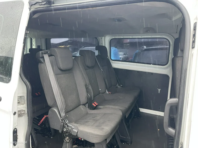 Ford Tourneo Custom 9
