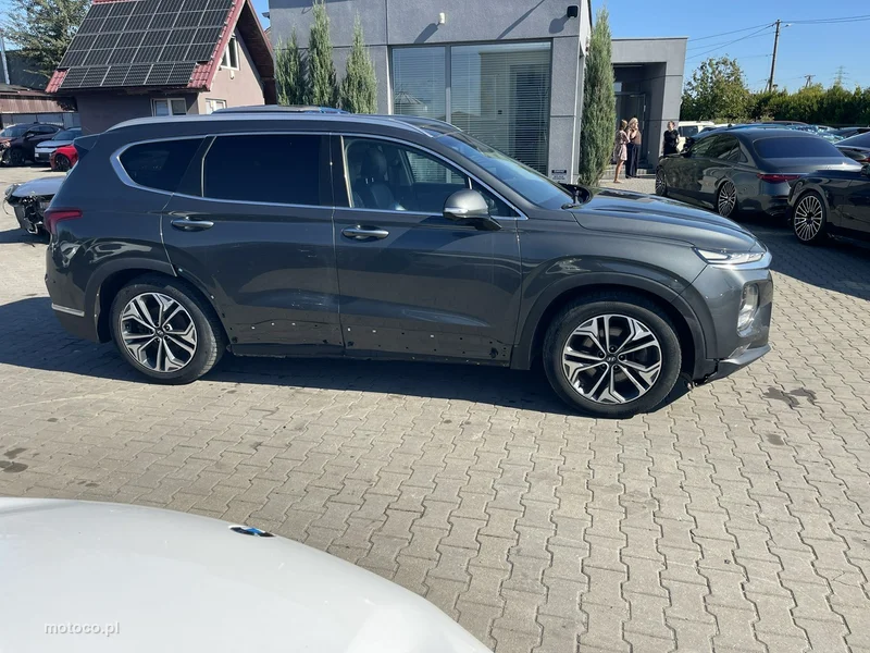 Hyundai Grand Santa Fe 2