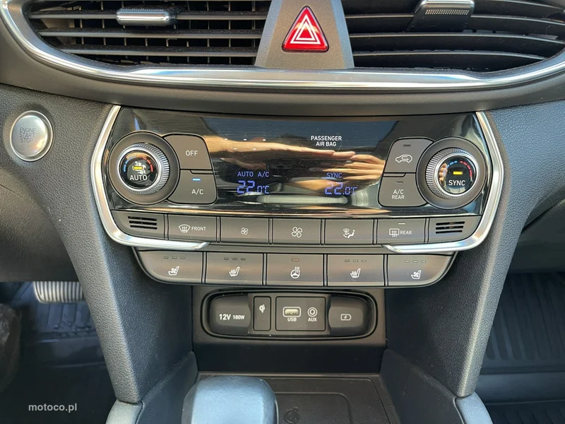 Hyundai Grand Santa Fe 16
