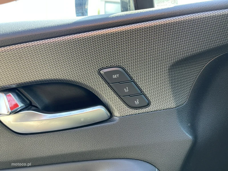 Hyundai Grand Santa Fe 18