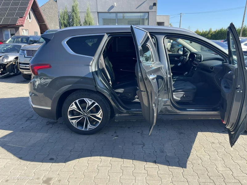 Hyundai Grand Santa Fe 3