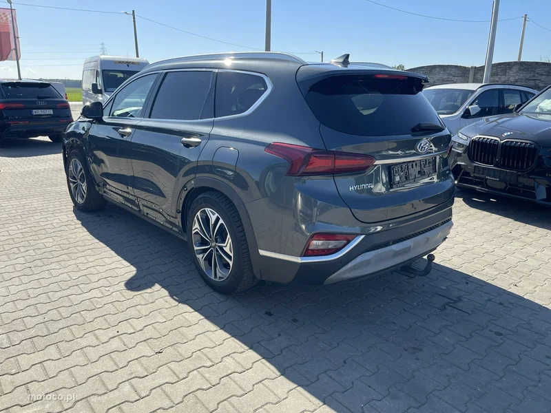 Hyundai Grand Santa Fe 6