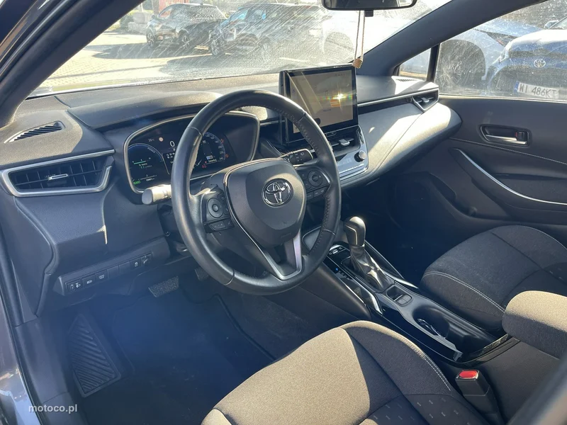 Toyota Corolla E210 12