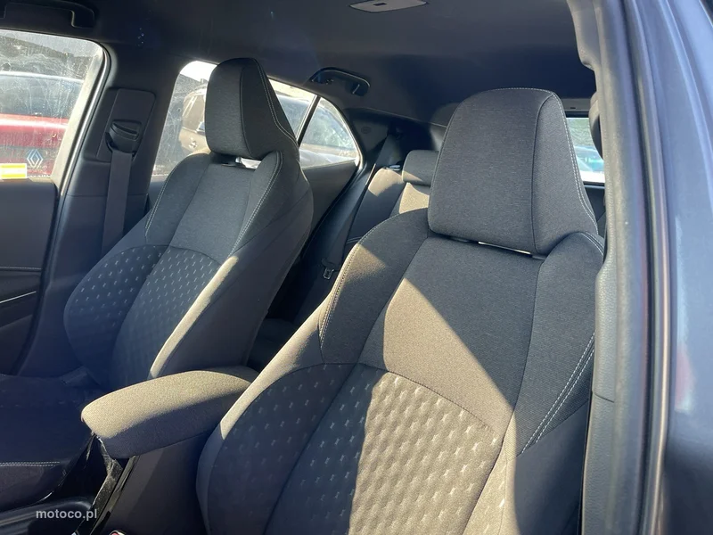 Toyota Corolla E210 15