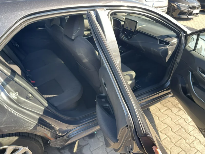 Toyota Corolla E210 8