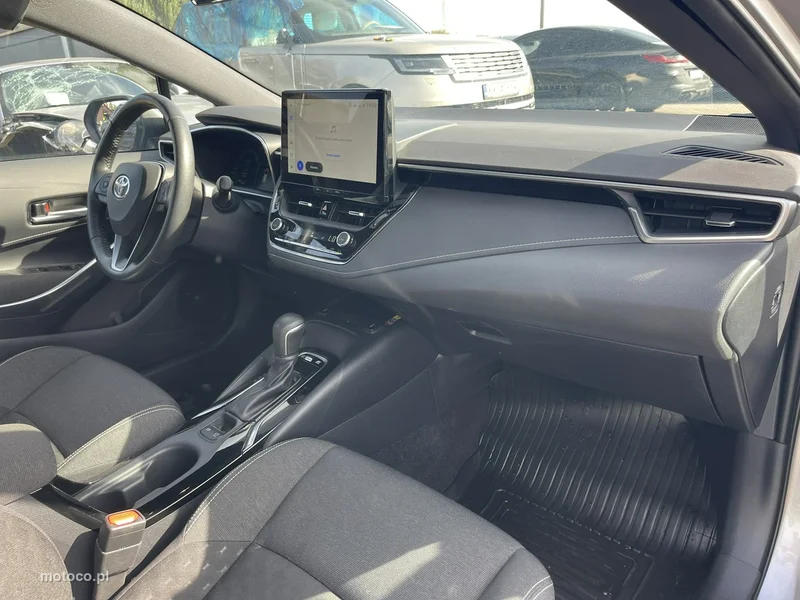 Toyota Corolla E210 12