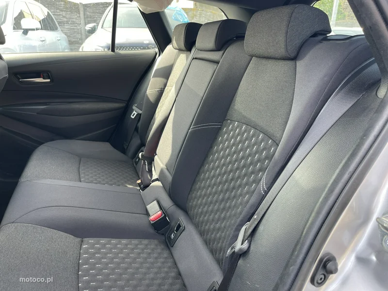 Toyota Corolla E210 13