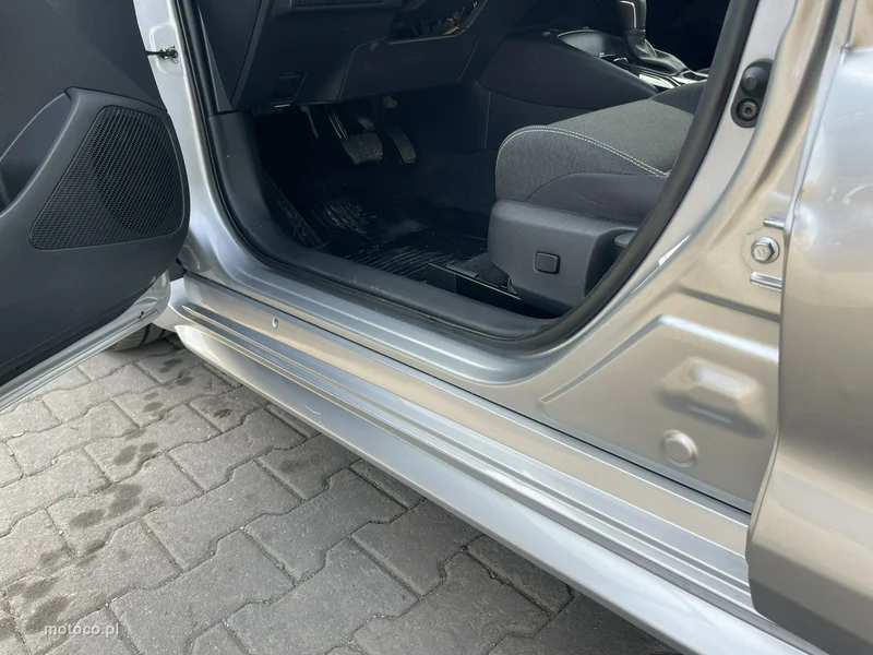 Toyota Corolla E210 7