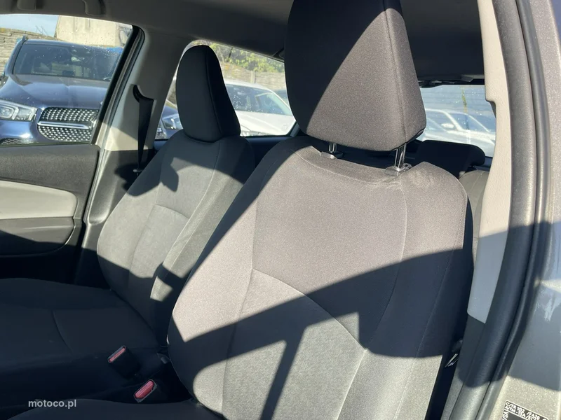 Toyota Yaris XP130 12