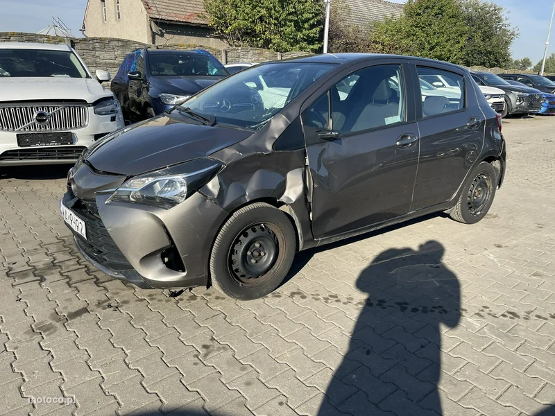 Toyota Yaris XP130 3