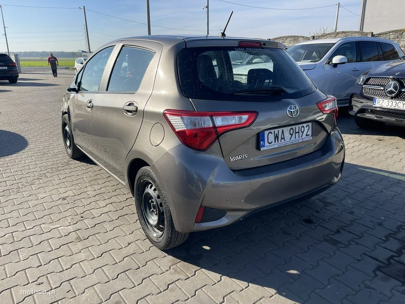 Toyota Yaris XP130 6