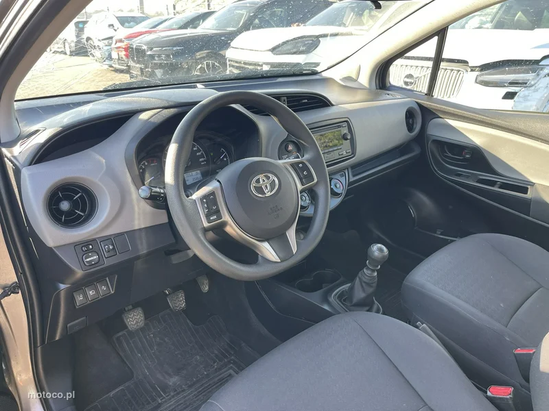 Toyota Yaris XP130 8