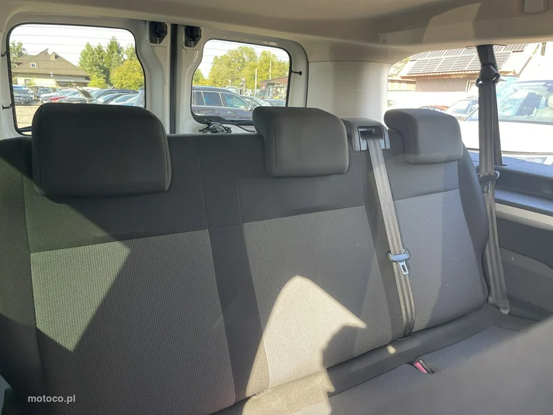 Peugeot Traveller 13