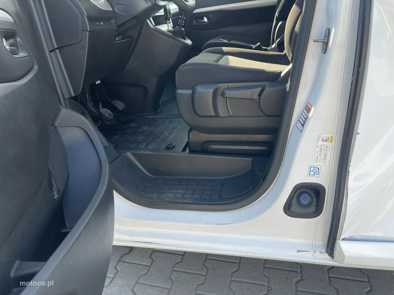 Peugeot Traveller 7