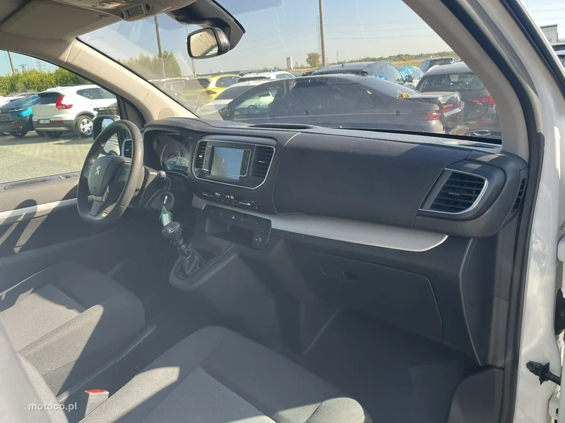 Peugeot Traveller 9