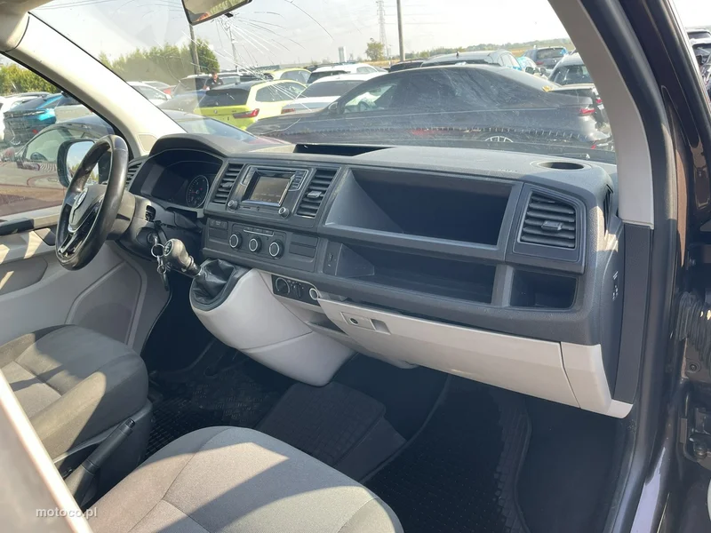 Volkswagen Transporter 9
