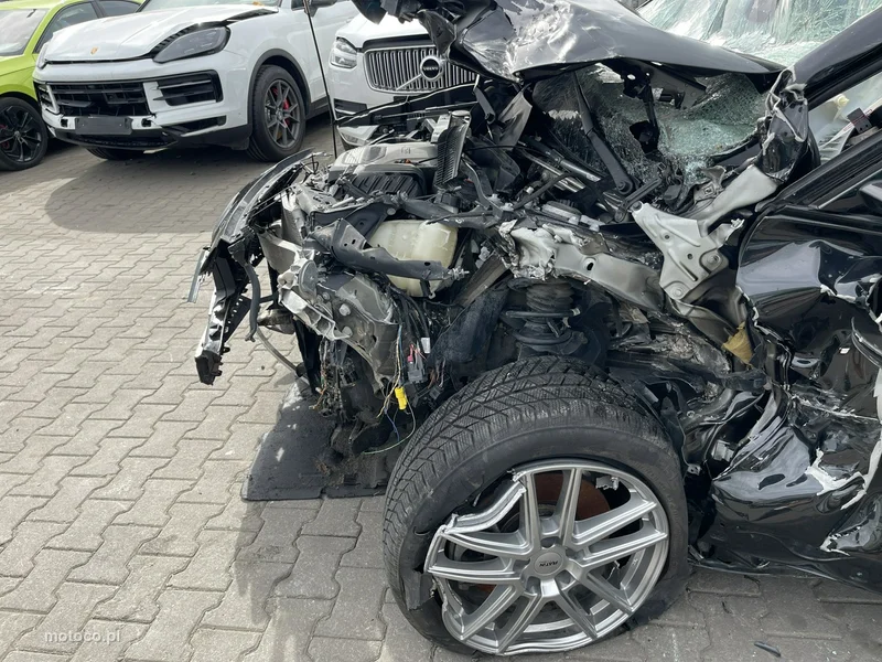 BMW X2 F39 8