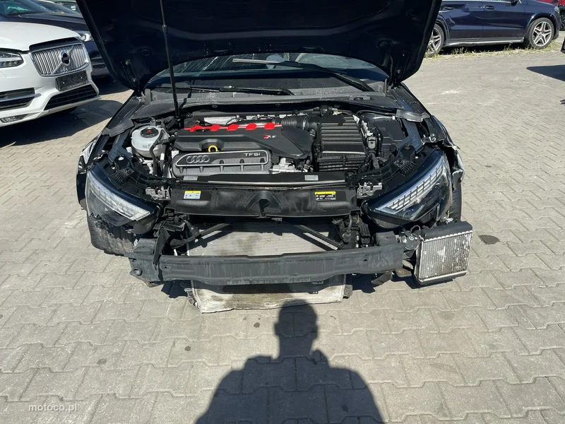 Audi RS3 8Y 4