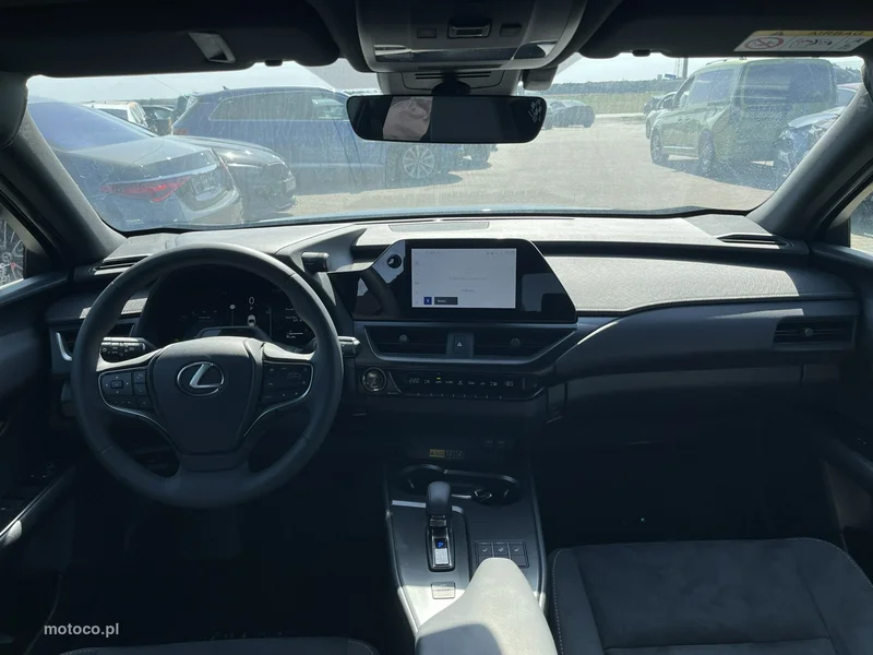 Lexus UX 11