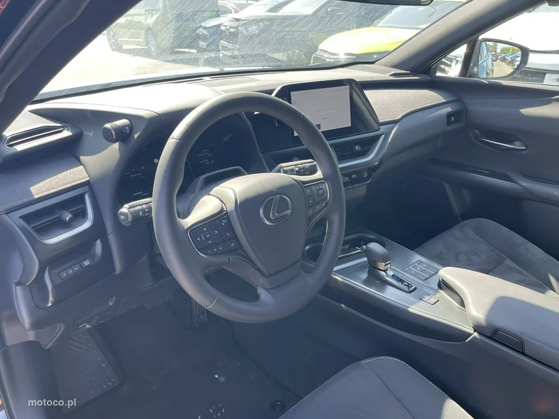 Lexus UX 10