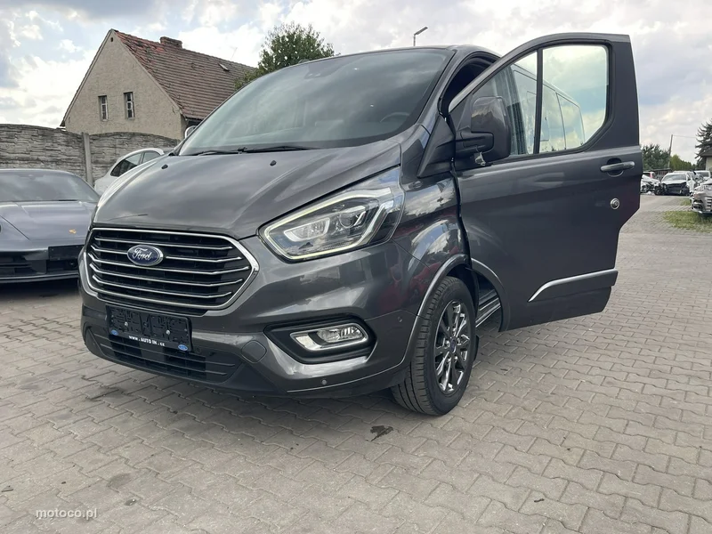 Ford Tourneo Custom 3