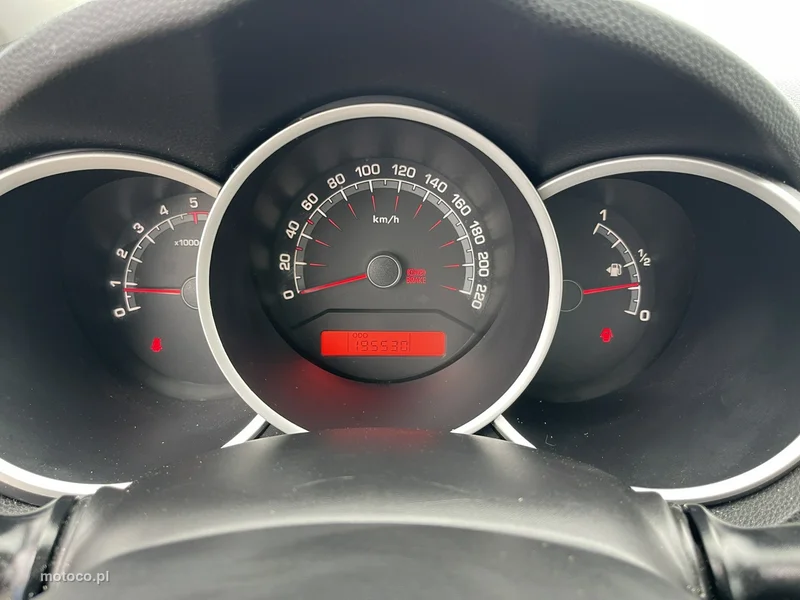 Kia Venga 8
