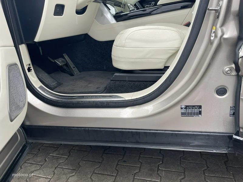 Land Rover Range Rover 4