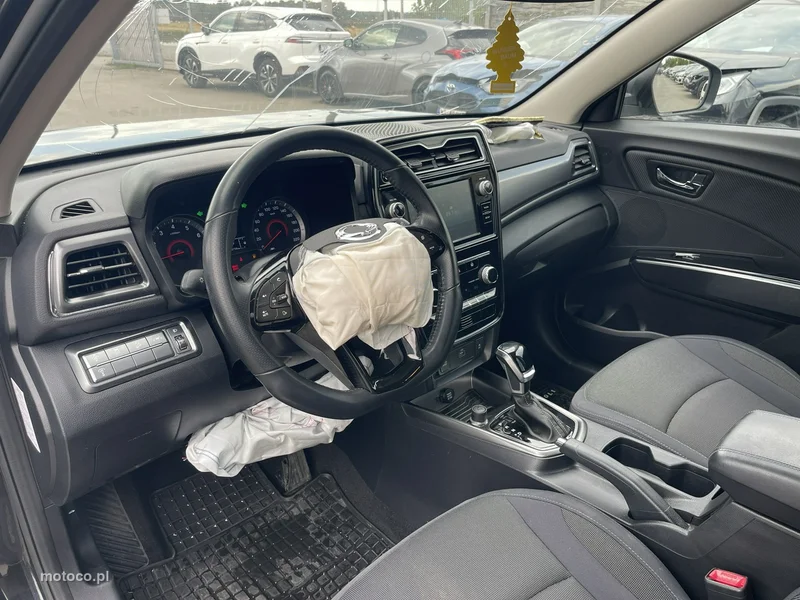 Ssangyong Tivoli Grand 6