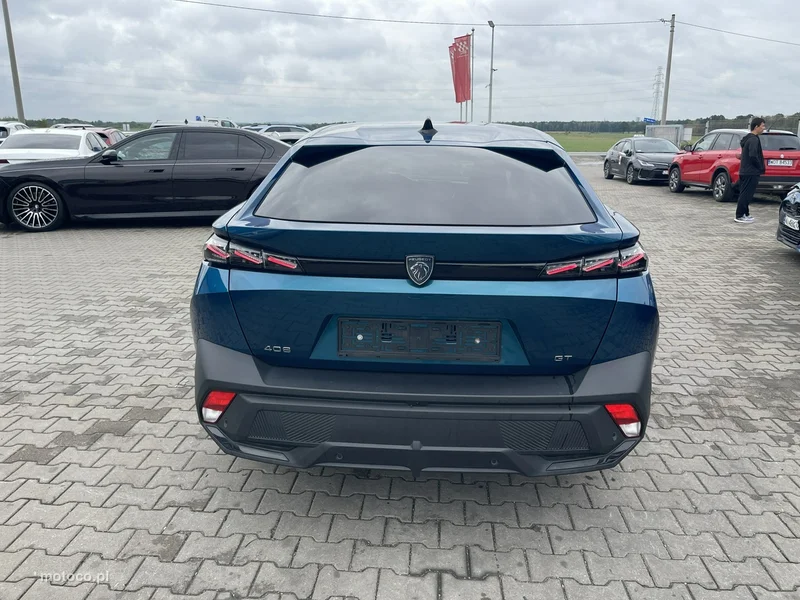Peugeot 408 3