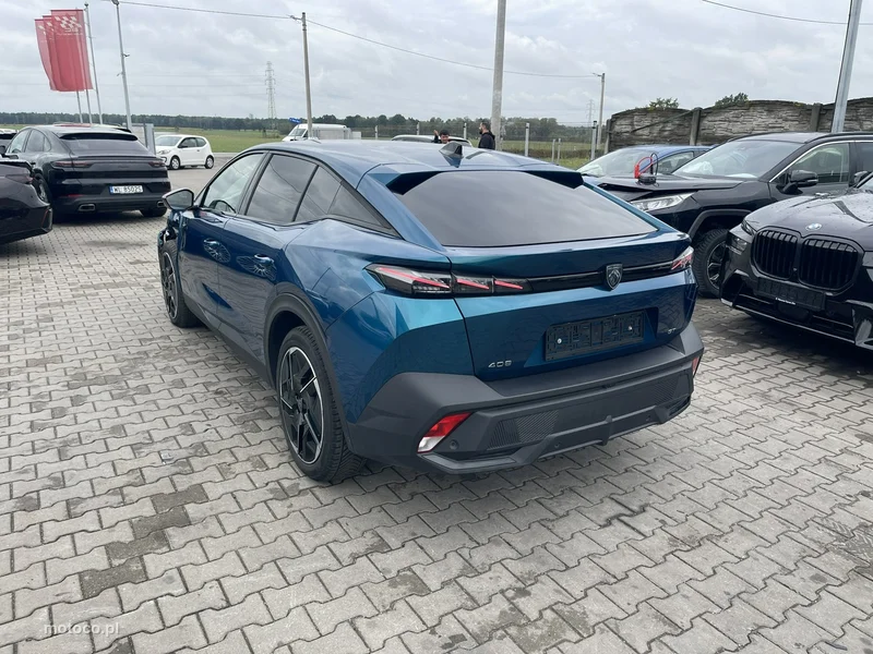 Peugeot 408 4