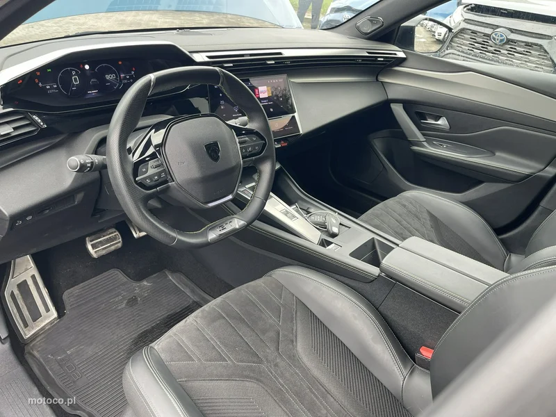 Peugeot 408 7