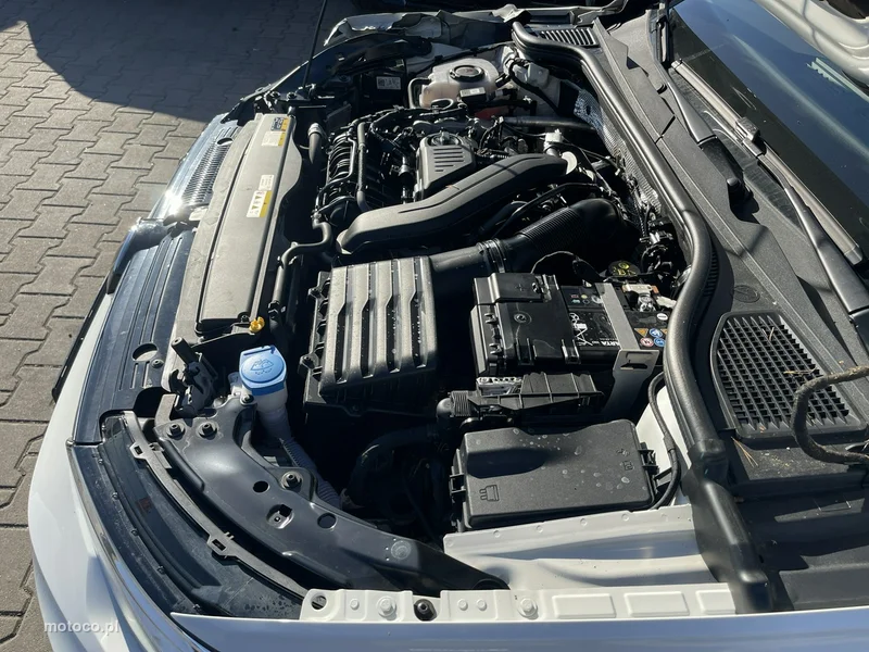 Volkswagen Golf VIII 11