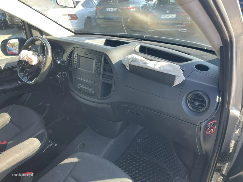Mercedes-Benz Vito 9