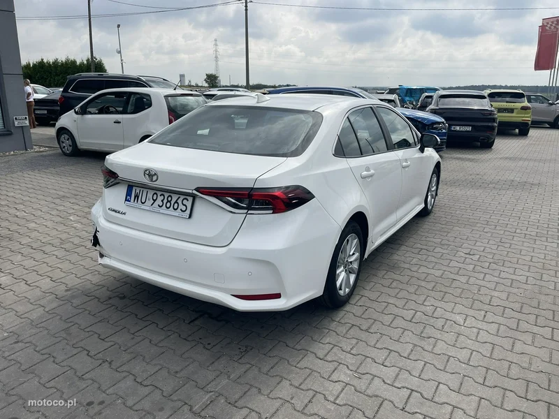 Toyota Corolla E210 2